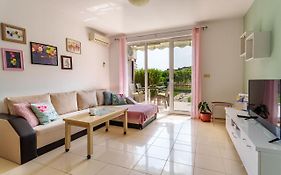 Villa Poesia, Harmony Hills Residence
