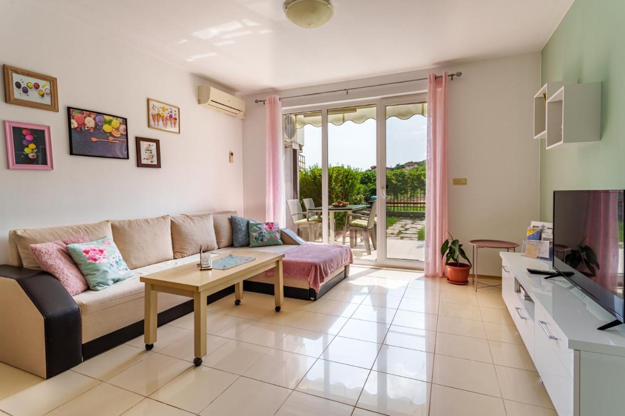 Villa Poesia, Harmony Hills Residence Рогачево Екстериор снимка