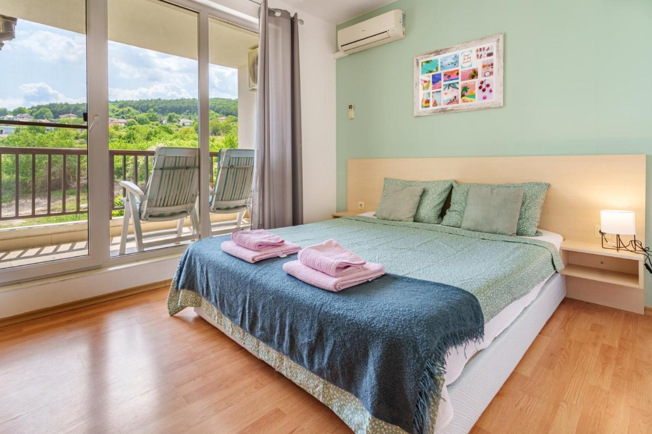 Villa Poesia, Harmony Hills Residence Рогачево Екстериор снимка